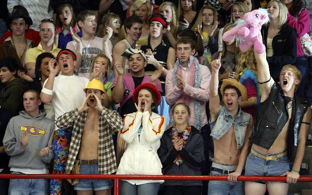 js010909HoopsBett@CentralBoys